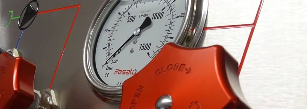 Hytec-Pressure gauge on testing system